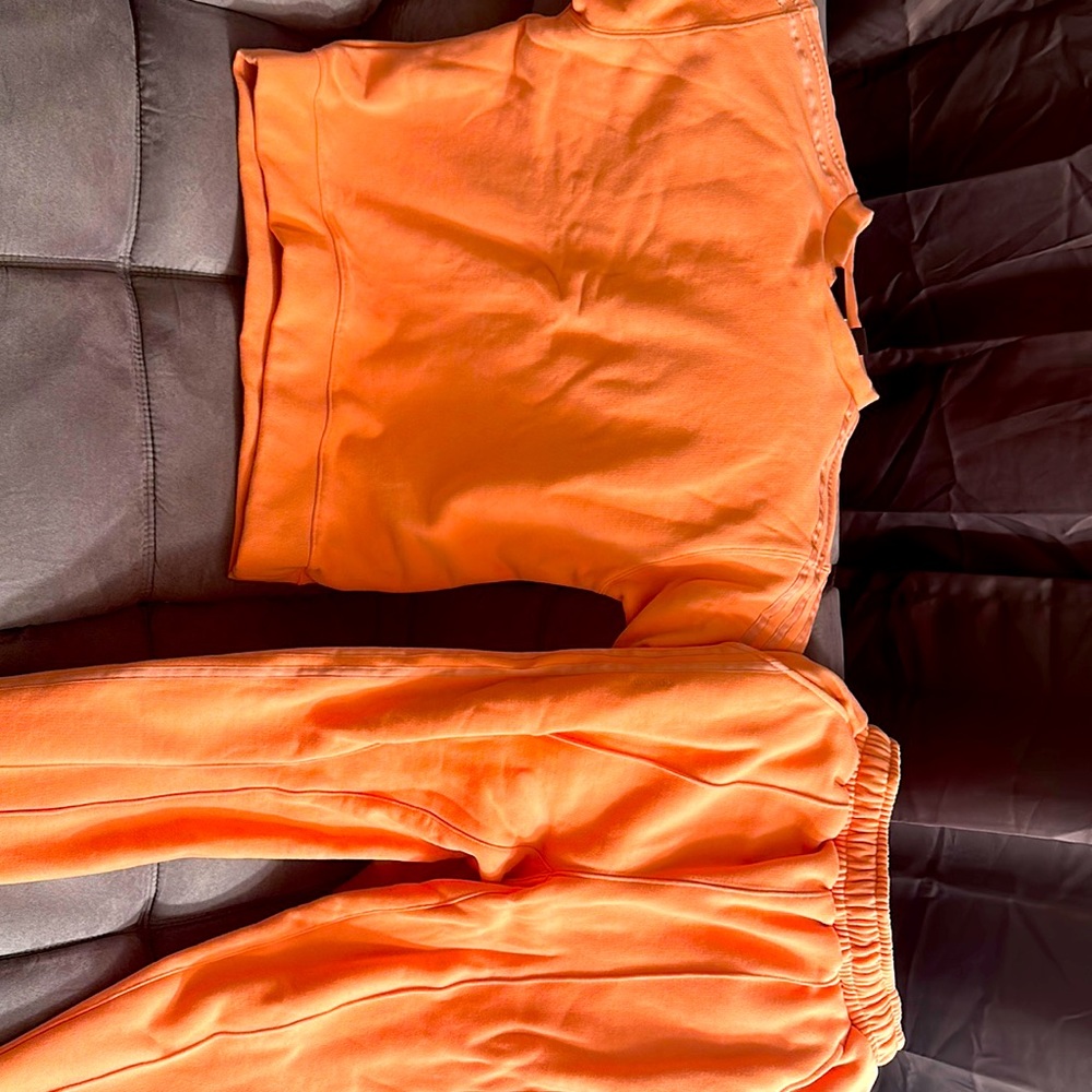 XS Ivy park outfit peach color never worn
